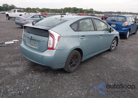 2015 Toyota Prius Three z USA, uszkodzony, nr VIN JTDKN3DU4F1962460